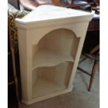 A 23" painted pine wall hanging corner shelf unit