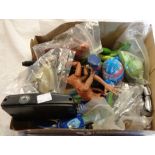 A small collection of loose modern toys and resin figures - various condition