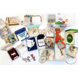 A quantity of boxed and loose assorted costume jewellery