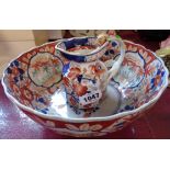 An Imari bowl and small jug (a/f)