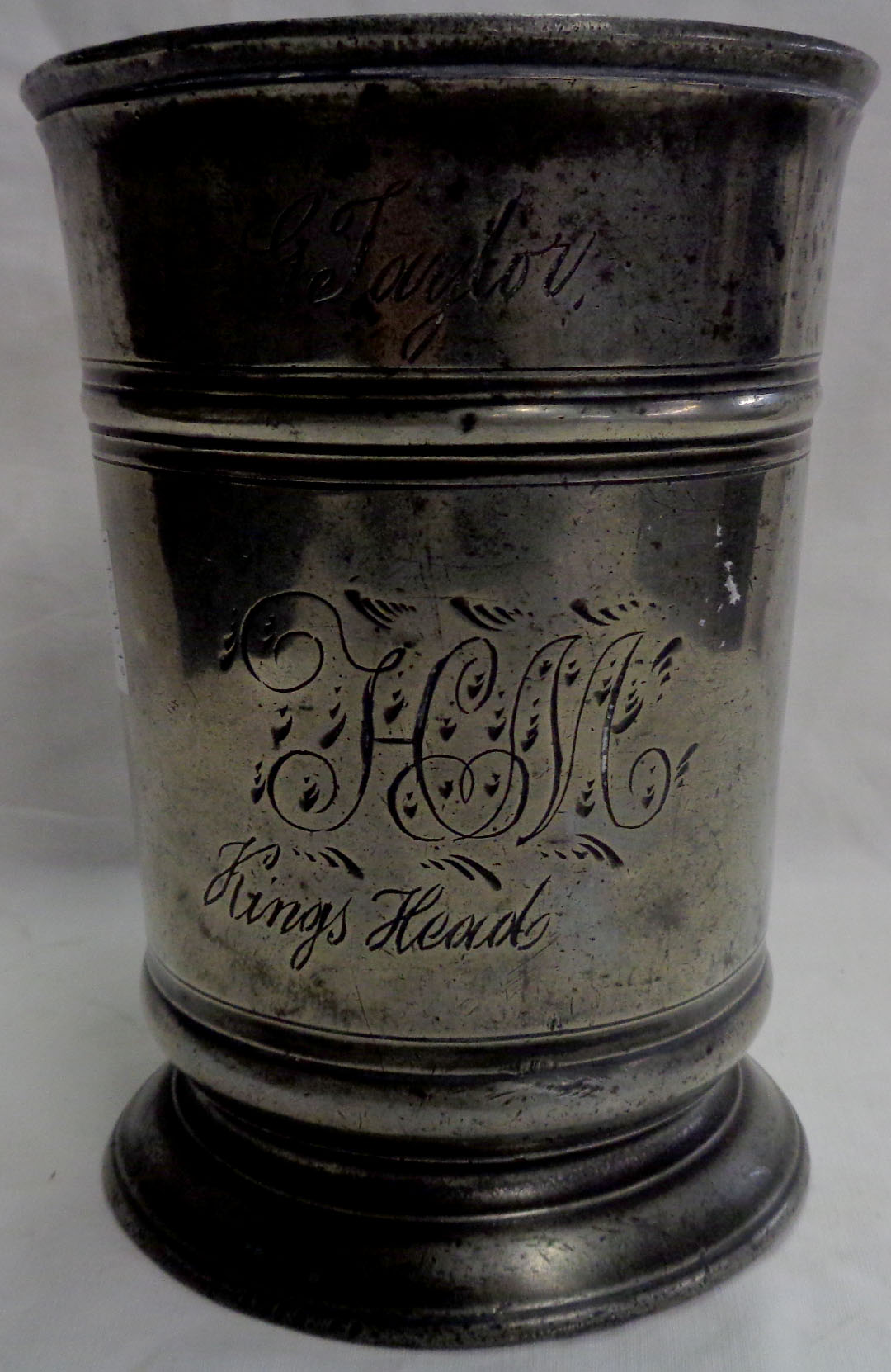 A Victorian pewter quart tankard