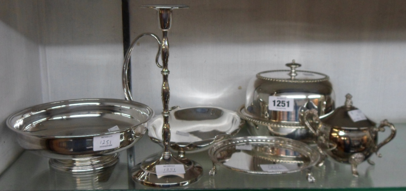 A small quantity of silver plated items including muffin dish, Walker & Hall pedestal bowl, visiting