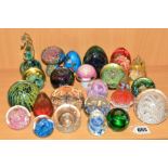 VARIOUS GLASS PAPERWEIGHTS to include Whitefriars (scratched), Millrace Glass, Avondale Glass,