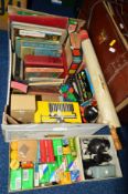 A QUANTITY OF EPHEMERA, to include vintage photography items and literature, boxed Vulkan Junior