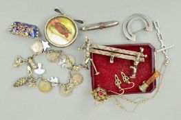 A SELECTION OF SILVER AND WHITE METAL JEWELLERY to include a late 19th Century small agate seal, a