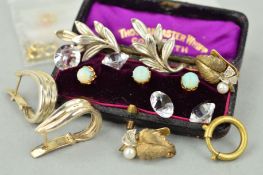 A MISCELLANEOUS JEWELLERY COLLECTION to include a set of opal dress studs in the original fitted