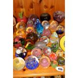 A QUANTITY OF GLASS PAPERWEIGHTS, etc to include Bubble and Flower inclusions (32)