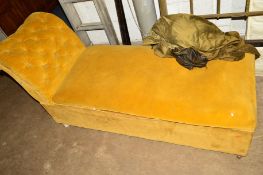 A VICTORIAN UPHOLSTERED DAY BED