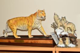 A FRANKLIN MINT FIGURE OF A TIGER, 'On the Prowl', with plinth, approximate tiger length 56cm