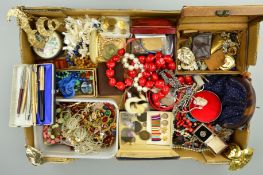 A BOX OF MAINLY COSTUME JEWELLERY to include a selection of pens, three Parker pens, two rolled gold