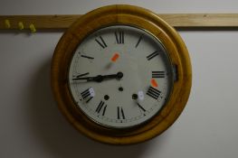A VICTORIAN CIRCULAR OAK EIGHT DAY WALL CLOCK, diameter 41cm (later movement) (winding key and
