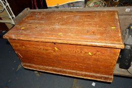 A VICTORIAN PINE BRUSH GRAINED BLANKET CHEST, approximate width 93cm x depth 48cm x height 49cm
