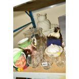 A MIXED LOT OF GLASS AND CERAMICS, to include a Beswick Siamese Cat No 1559, Royal Doulton character