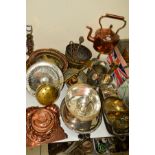 A GROUP OF METALWARES, to include copper kettle, brass trivets, brass chestnut roaster, copper jelly