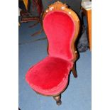 AN EDWARDIAN WALNUT CHAIR