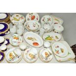 ROYAL WORCESTER 'EVESHAM', 'EVESHAM VALE' AND 'WILD HARVEST' OVEN AND TABLE WARES ETC, to include