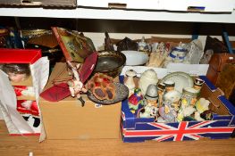 THREE BOXES AND A QUANTITY OF LOOSE ITEMS to include Toby character jugs, pearly King, Pearly