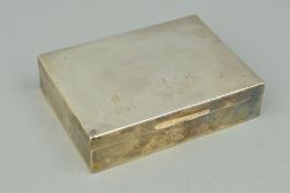 AN ELIZABETH II SILVER CIGARETTE BOX OF RECTANGULAR FORM, London 1972, width 14cm x depth 10cm x