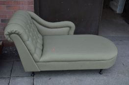 A MODERN GREEN UPHOLSTERED CHAISE LONGUE