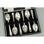 A BOXED SET OF SIX GEORGE V SILVER TEASPOONS, Sheffield 1944, 2.8ozt, 88 grams