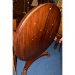 A VICTORIAN MAHOGANY CIRCULAR TOPPED BREAKFAST TABLE, diameter 129cm x height 72cm