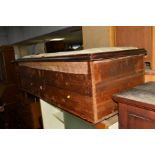 AN EARLY 20TH CENTURY OAK AND PINE BLANKET CHEST