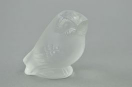 A SMALL LALIQUE FROSTED GLASS OWL, signed to base, height 5.5cm