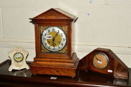 AN EARLY 20TH CENTURY OAK BRACKET CLOCK, with silvered Arabic numerals, together with an oak