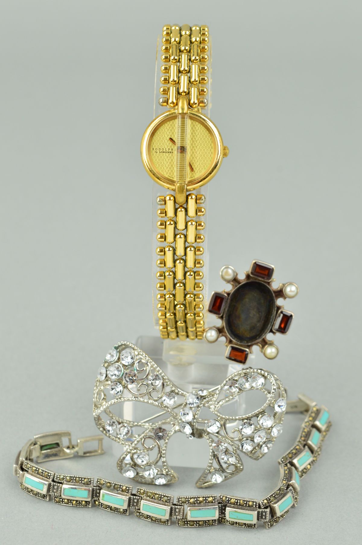 A MISCELLANEOUS JEWELLERY COLLECTION to include a gold plated Longines lady's wrist watch, a