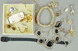 A SMALL SELECTION OF JEWELLERY to include two bracelets, pairs of earrings and single earrings, to