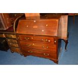 AN EDWARDIAN SHERATON REVIVAL STYLE MAHOGANY FALL FRONT BUREAU, approximate width 91cm