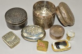 A SELECTION OF PILL BOXES , etc to include a rectangular box made of horn with a hinged lid, a