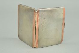 AN EARLY TO MID 20TH CENTURY SILVER AND ROSE INLAID GOLD CIGARETTE CASE, engine turned decoration