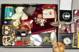 A SMALL BOX OF COSTUME JEWELLERY AND ACCESSORIES, to include two child's bangles, two pendants and