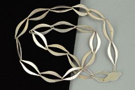 AN OLD FLORENCE LONG SILVER NECKLACE, designed as open marquise shape links with similar shaped 'T-