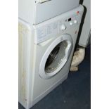 AN INDESIT 7KG WASHING MACHINE