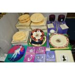 VARIOUS BOXED COLLECTORS PLATES, PAPERWEIGHTS, etc to include five Wedgwood Christmas paperweights