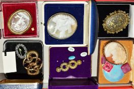 VICTORIAN AND MODERN CAMEO BROOCHES, one in 9ct gold mount, Ruskin pottery buttons, other