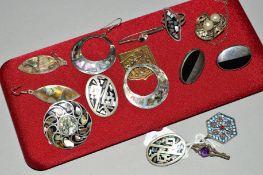 A SELECTION OF SILVER AND WHITE METAL JEWELLERY to include mainly Mexican Alpaca jewellery inlaid