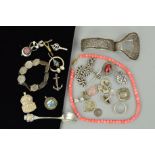 A SELECTION OF SILVER AND WHITE METAL JEWELLERY to include a rose quartz and moonstone pendant, a