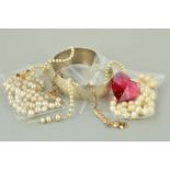 A SMALL SELECTION OF JEWELLERY to include three imitation pearl necklaces (two a/f), two with clasps