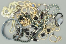 A SELECTION OF GEM AND COSTUME JEWELLERY, to include a Monet blue imitation pearl chocker, an