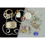 A SELECTION OF MAINLY SILVER AND WHITE METAL JEWELLERY to include a hinged bangle, a mother of pearl