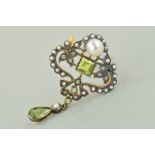 AN EDWARDIAN STYLE PERIDOT, DIAMOND AND SPLIT PEARL BROOCH of openwork design set with a central