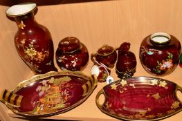 EIGHT CARLTONWARE AND CROWN DEVON 'ROUGE ROYALE ITEMS', to include vase, dishes, ginger jar etc