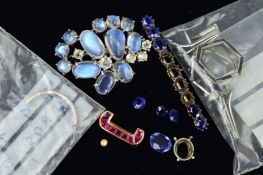 A MISCELLANEOUS COLLECTION OF JEWELLERY ITEMS to include an oval mixed cut blue sapphire weighing