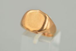 AN EARLY 20TH CENTURY 9CT ROSE GOLD SIGNET RING, ring size R1/2, hallmarked 9ct gold, Birmingham,