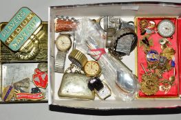 A SMALL SELECTION OF MISCELLANEOUS ITEMS, to include an early 20th century silver hinged bangle, a