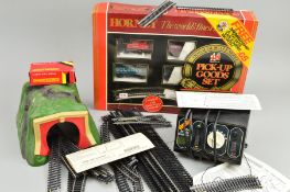 A BOXED HORNBY RAILWAYS OO GAUGE PICK-UP GOODS SET, No.R550, comprising Holden Class 101 tank