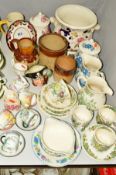 A GROUP OF MASONS AND ROYAL DOULTON CERAMICS, to include Mason 'Mandalay', 'Strathmore', 'Fruit